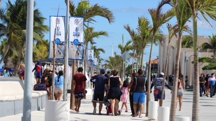 Turistas abarrotan el Malecón de Progreso en el último domingo del 2021: FOTORREPORTAJE