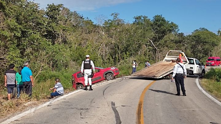 Se registran dos accidentes de tránsito en la carretera José María Morelos-Polyuc