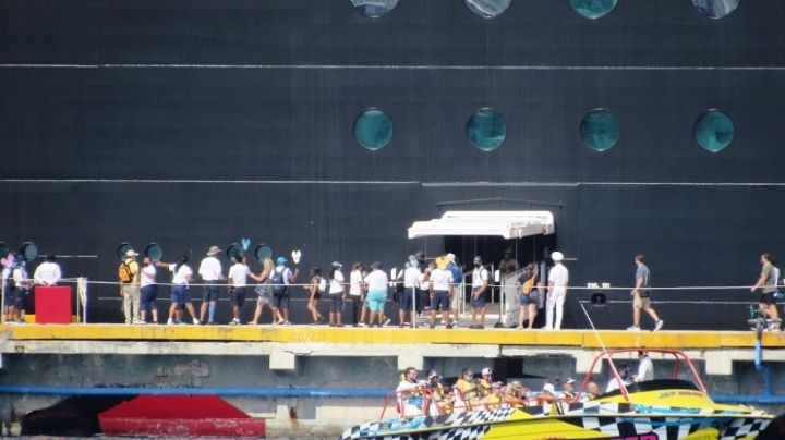 Puertos de cruceros en Cozumel, sin vigilancia sanitaria ante ómicron
