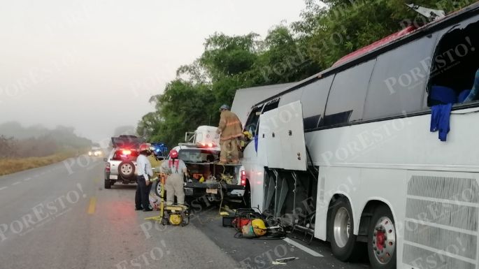 Choque entre un autobús y un tráiler deja cuatro heridos de gravedad en Chetumal