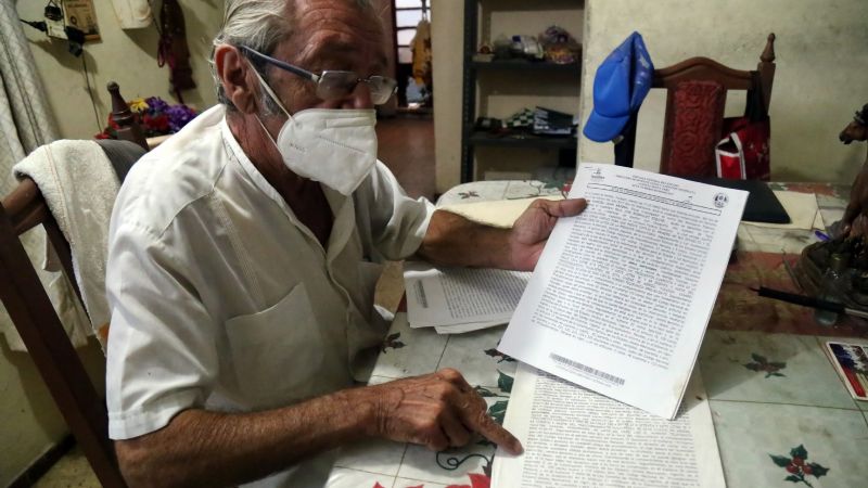 Abuelito denuncia a religiosa por sustraer más de 40 mil pesos de su casa