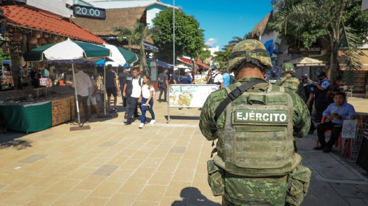 Reubican a más de 50 ambulantes de la Quinta Avenida de Playa del Carmen