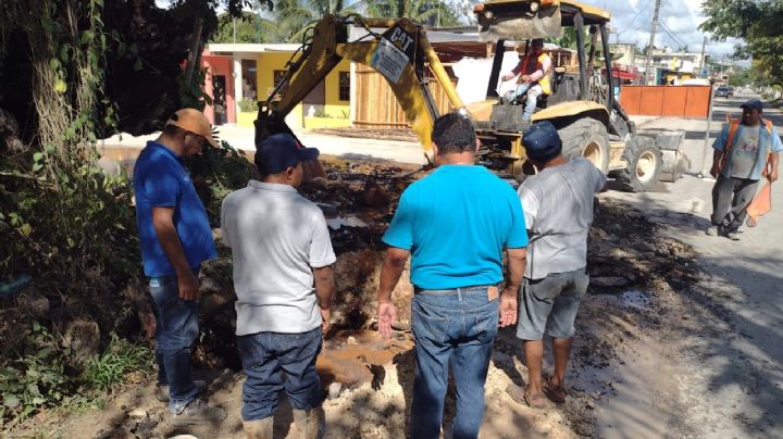 Maquinaria pesada rompe tubo y deja sin agua a 15 colonias de Carrillo Puerto