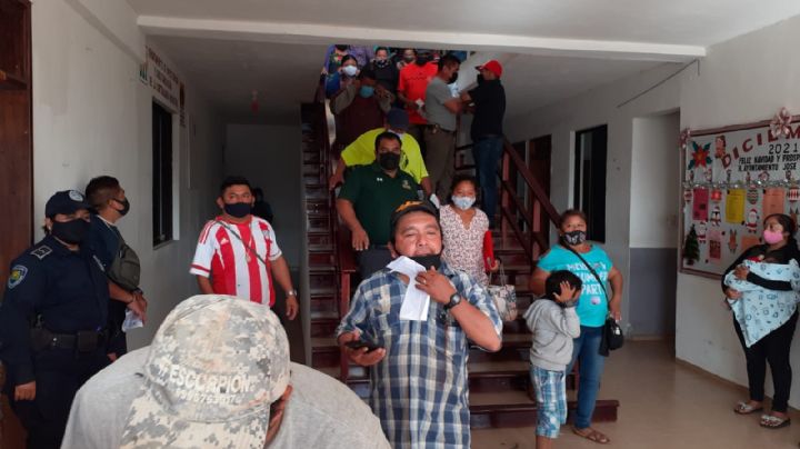 Por pedir vacaciones, dan de baja a trabajadores del Ayuntamiento de José María Morelos