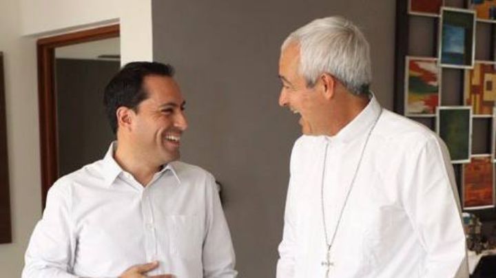 Mauricio Vila felicita a monseñor Jorge Wong tras ser nombrado Arzobispo de Xalapa