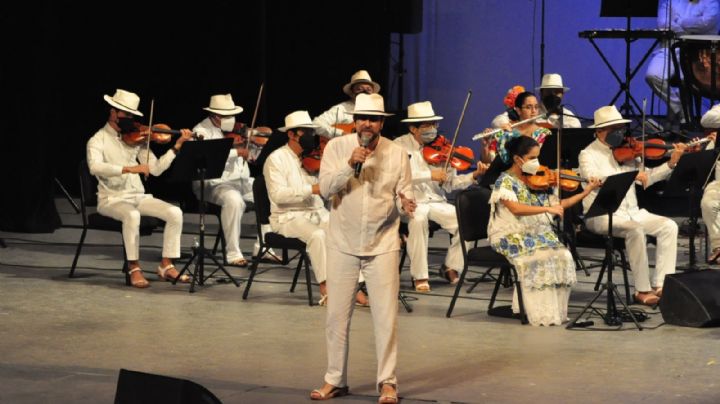 Realizan homenaje a Armando Manzanero en la Teatro José Peón Contreras de Mérida