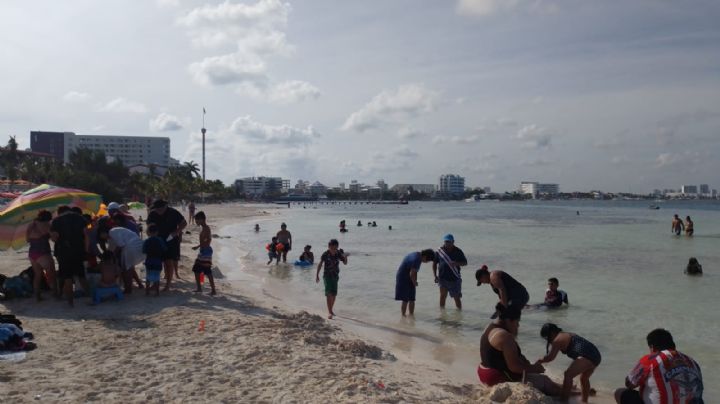 Playa Langosta de Cancún, sin vigilancia del Batallón de Seguridad Turística: VIDEO