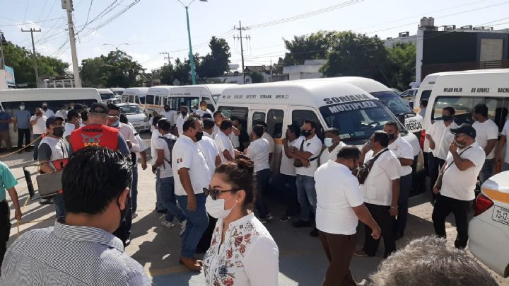 Transportistas se manifiestan en Chetumal por restricciones sanitarias