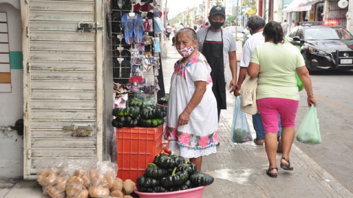 Mercados de Mérida, Yucatán, saturados de ambulantes, denuncian locatarios