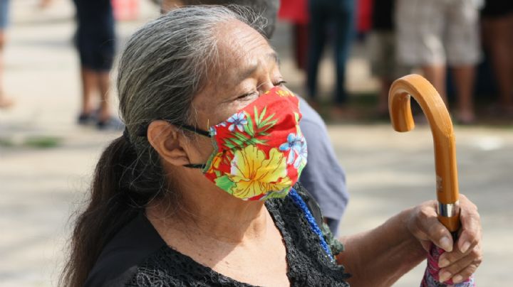 Adultos mayores temen ser vacunados contra COVID-19 en Puerto Morelos