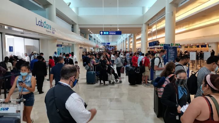 Aeropuerto de Cancún: Más de mil 300 turistas varados por tormenta de nieve