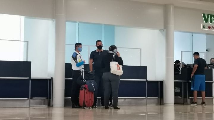 Turistas brasileños quedan varados en el Aeropuerto Internacional de Cancún