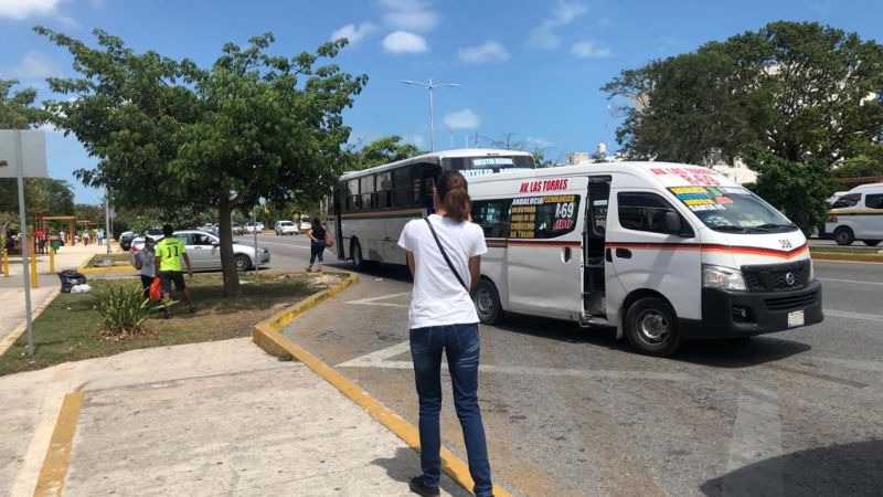 Denuncian en redes sociales mal estado de paraderos en Cancún
