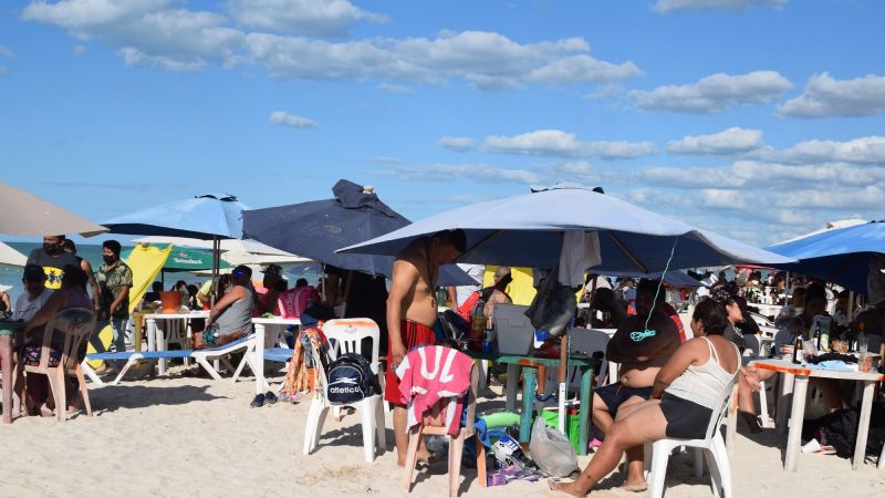 Más de 11 mil bañistas arriban al Malecón Internacional de Progreso