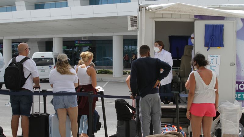 Permanecen 9 estudiantes argentinos en aislamiento en un hotel de Cancún