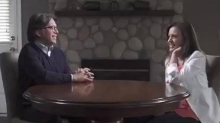 Revelan video que liga a Clara Luz Flores con Keith Raniere, líder de la secta sexual NXIVM