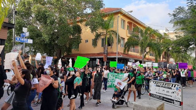 Feministas anuncian marcha en Playa del Carmen
