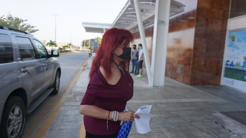 Layda Sansores huye de la prensa para evitar hablar de su campaña en Campeche
