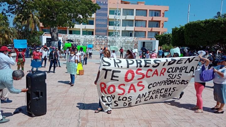 Antorchistas se manifiestan contra Óscar Rosas en Ciudad del Carmen