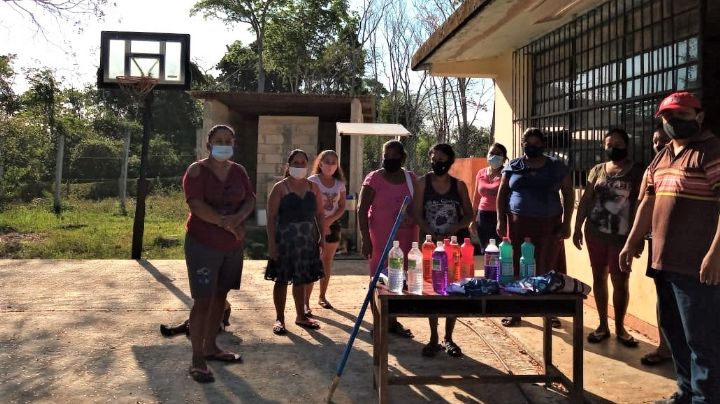 Sanitizan escuelas por regreso a clases presenciales en Campeche