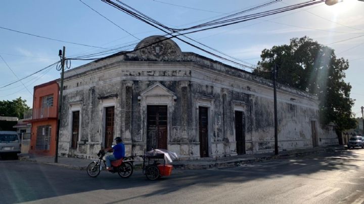 Abandono de casas en el Centro Histórico de Mérida, estrategia de propietarios: UADY