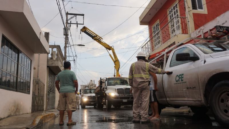 Tras 12 horas de espera, CFE repara fallas de electricidad en Campeche