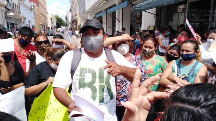 Vecinos de la colonia Emiliano Zapata se manifiestan contra al CFE en Mérida: VIDEO