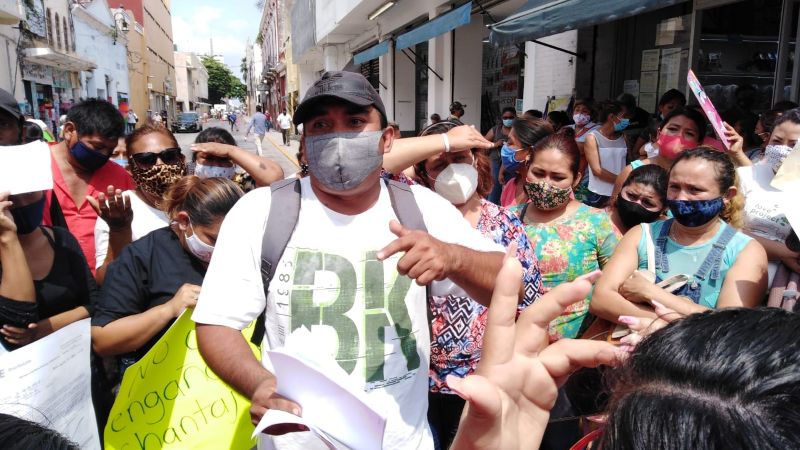 Vecinos de la colonia Emiliano Zapata se manifiestan contra al CFE en Mérida: VIDEO