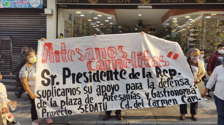Comerciantes de Ciudad del Carmen realizan manifestación en Palacio Nacional