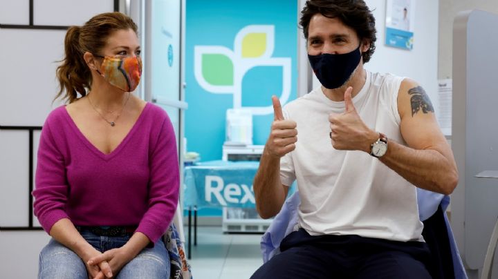 Justin Trudeau y su esposa reciben primera dosis de vacuna contra COVID-19
