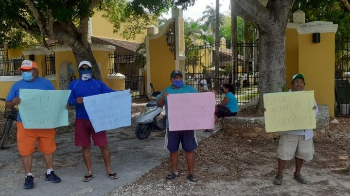 Habitantes de Xcanatún protestan contra la 'destrucción' del campo de beisbol