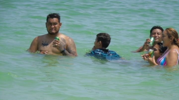 Más de 3 mil personas disfrutan de las playas de Progreso, Yucatán
