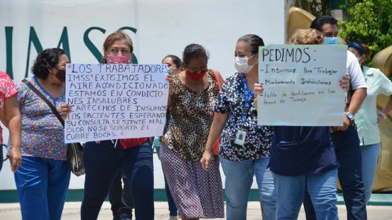 Trabajadores del IMSS protestan por desabasto de medicamentos en Ciudad del Carmen