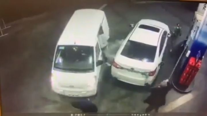 Así reaccionó un hombre en gasolinera ante intento de asalto: VIDEO
