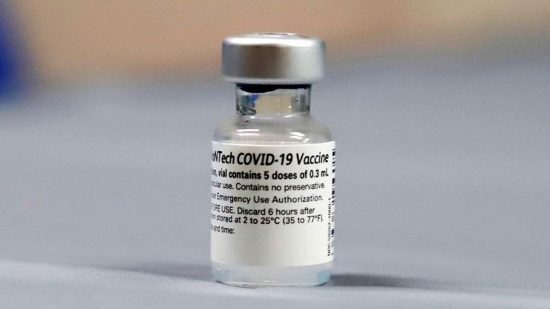 Vacunan contra COVID-19 a primera menor de edad en Mexicali