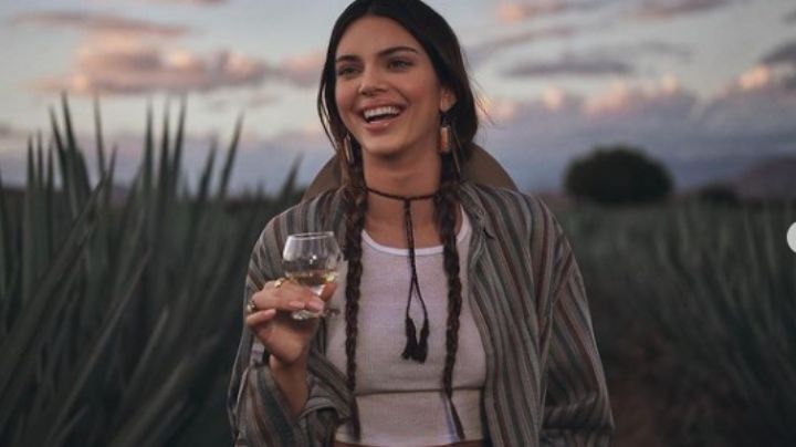 ¿Qué hace Kendall Jenner tomando tequila en una Copa?, le llueven críticas: MEMES