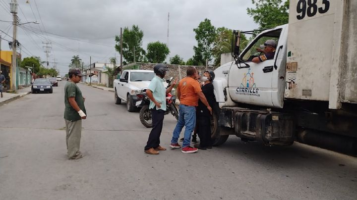 Policías detienen trifulca de empleados del Ayuntamiento de Felipe Carrillo Puerto
