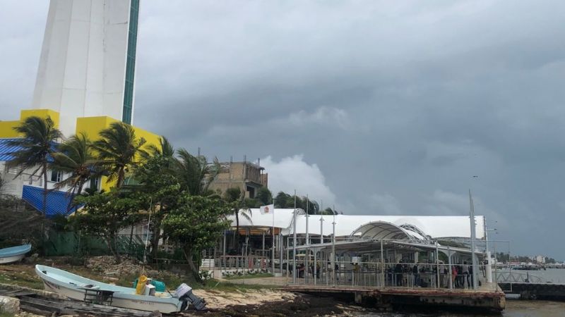 Suspenden actividades turísticas náuticas por fuertes vientos en Cancún