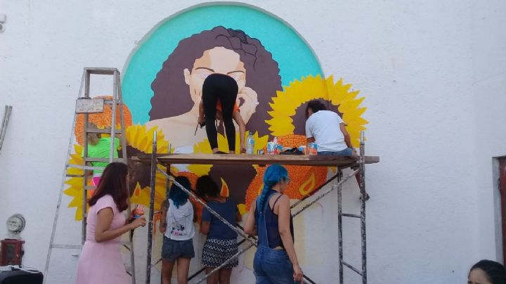 Recuerdan a Erika Sánchez, víctima de feminicidio, con mural en Playa del Carmen