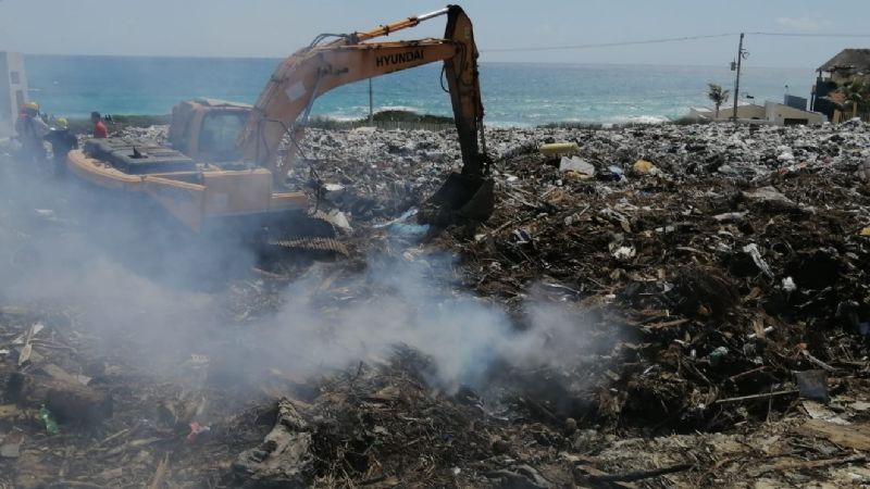 Revive incendio en el basurero municipal de Isla Mujeres: FOTOS