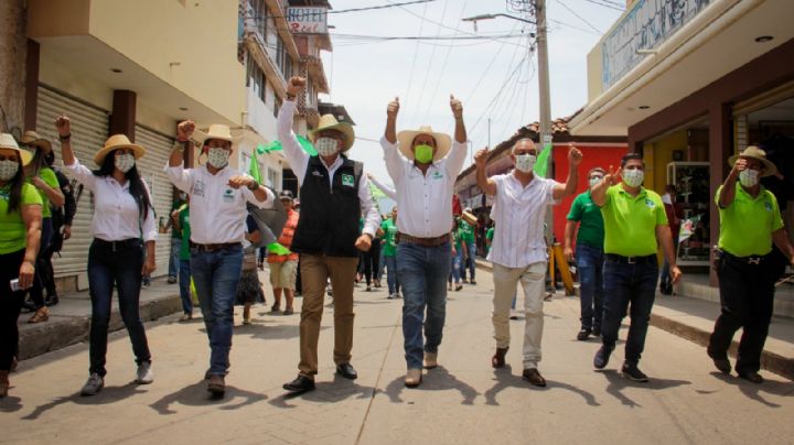 Candidato se aventura a campaña política en Aguililla, "la tierra del Mencho”