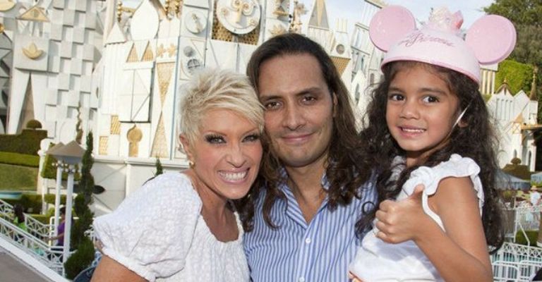 Laura Flores y cuatro famosas mexicanas que han adoptado a sus hijos |  PorEsto