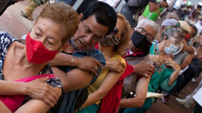 Uno de cada cuatro mexicanos mayores de edad están vacunados contra el COVID-19: SSA