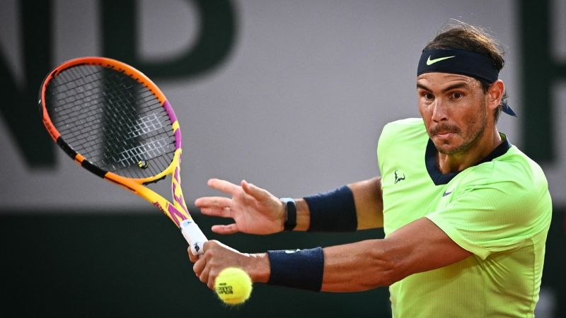 Rafael Nadal pasa a su octava semifinal en Wimbledon; tenía dolores durante su encuentro