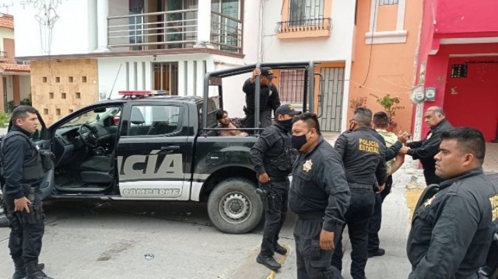 Policías someten a joven y lo mandan al hospital en Ciudad del Carmen
