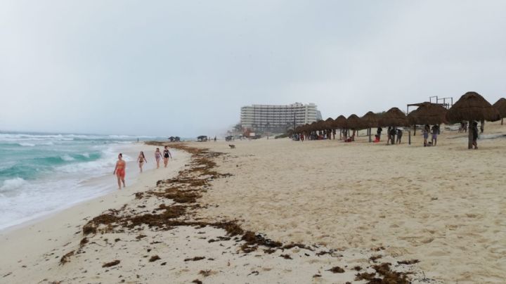Clima en Cancún: Se pronostica chubascos con descargas eléctricas