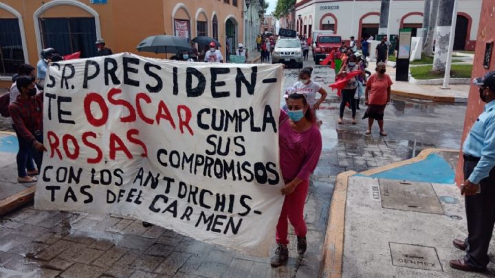 Antorchistas reclaman apoyo al alcalde Óscar Rosas en Ciudad del Carmen