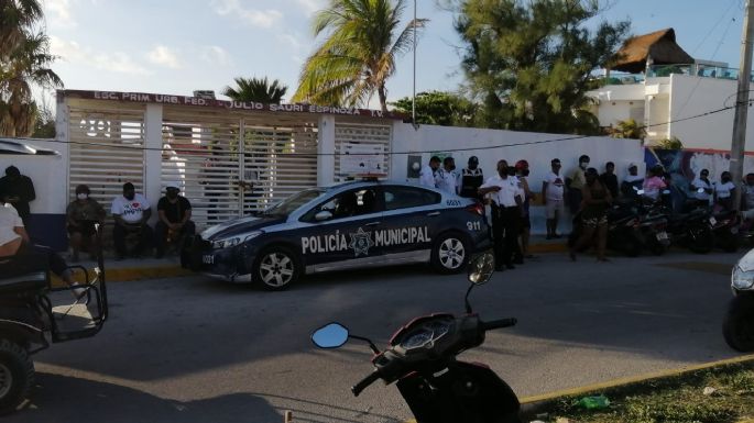 En pleno cierre de casillas en Isla Mujeres, ciudadano denuncia no haber votado