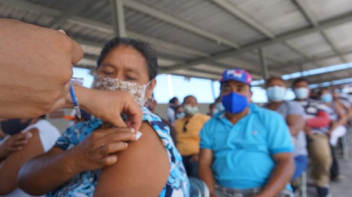 Restablecen vacunación anticovid en personas de 40 a 49 años en Campeche
