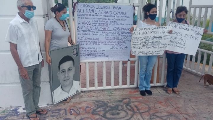 Familiares de Ali Gamel Schnaid se manifestaron en la FGE de Chetumal
